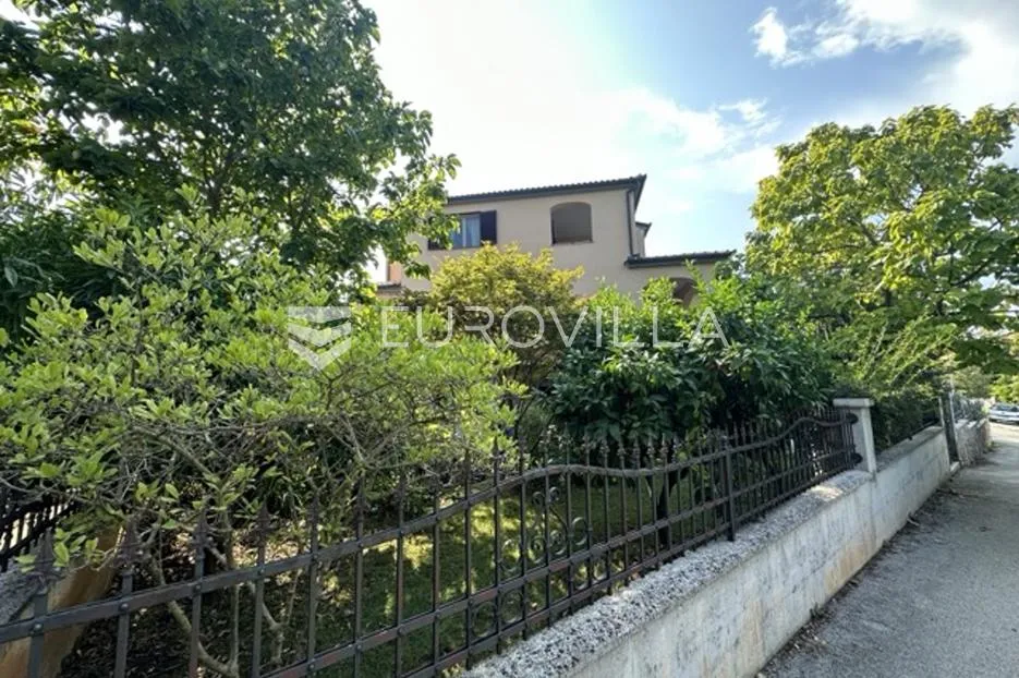 istra, medulin, banjole kvalitetna samostojeća kuća sa 6 stanova nkp 360 m2 u blizini mora - slika 8