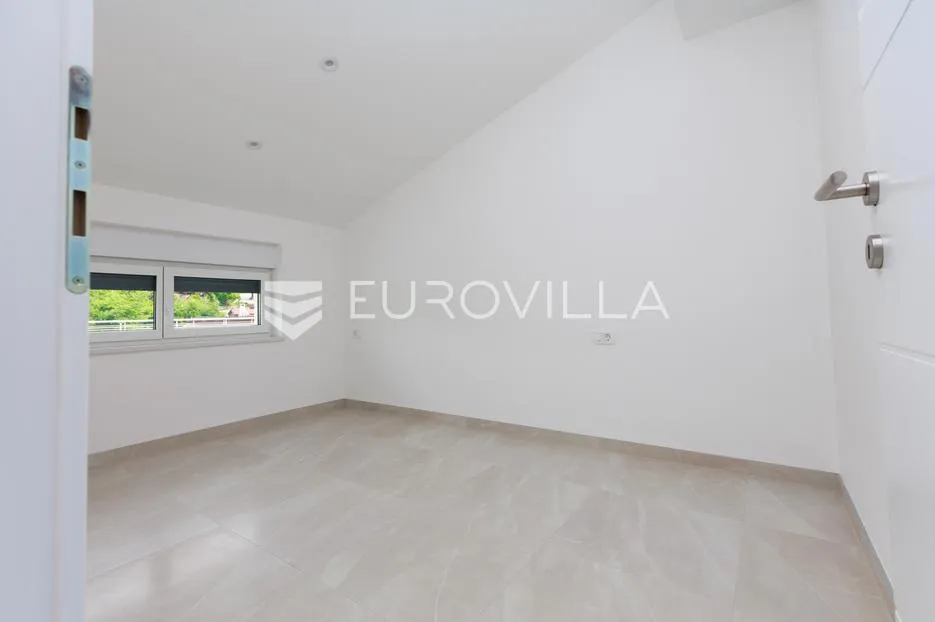 crikvenica, trosoban stan nkp 68 m² s panormaskim pogledom na more - slika 12