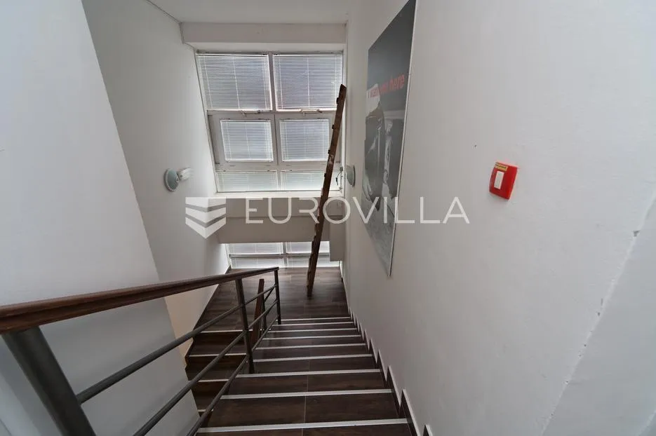 osijek, antunovac, novija poslova zgrada u industrijskoj zoni 1256 m² - slika 16