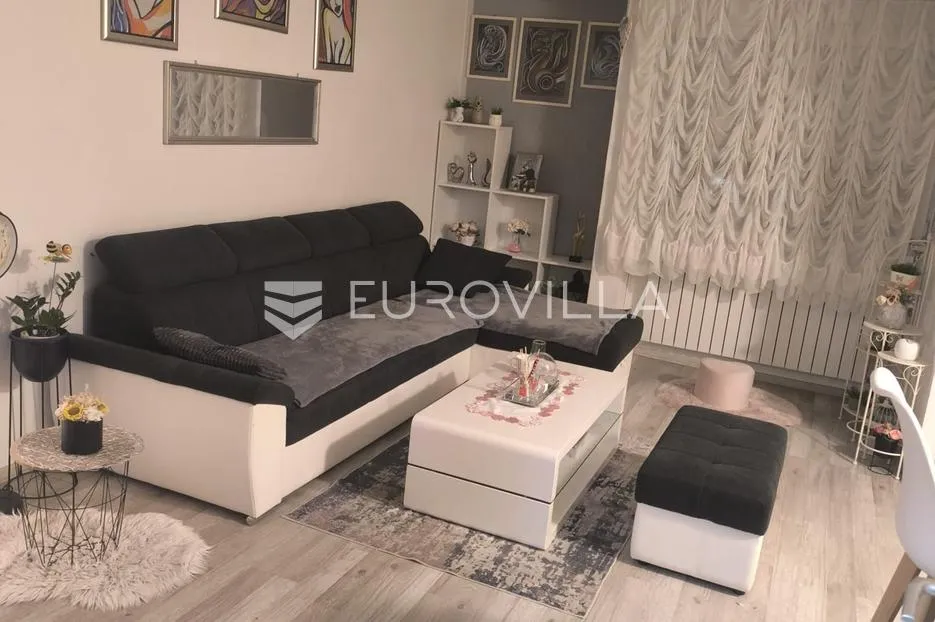 Vukovar, Borovo Naselje, četverosoban stan 92,28 m² na prvom katu s liftom