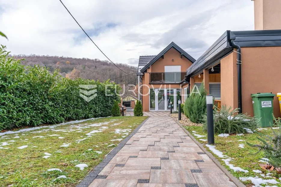 velika, vila za odmor na atraktivnoj lokaciji - slika 3