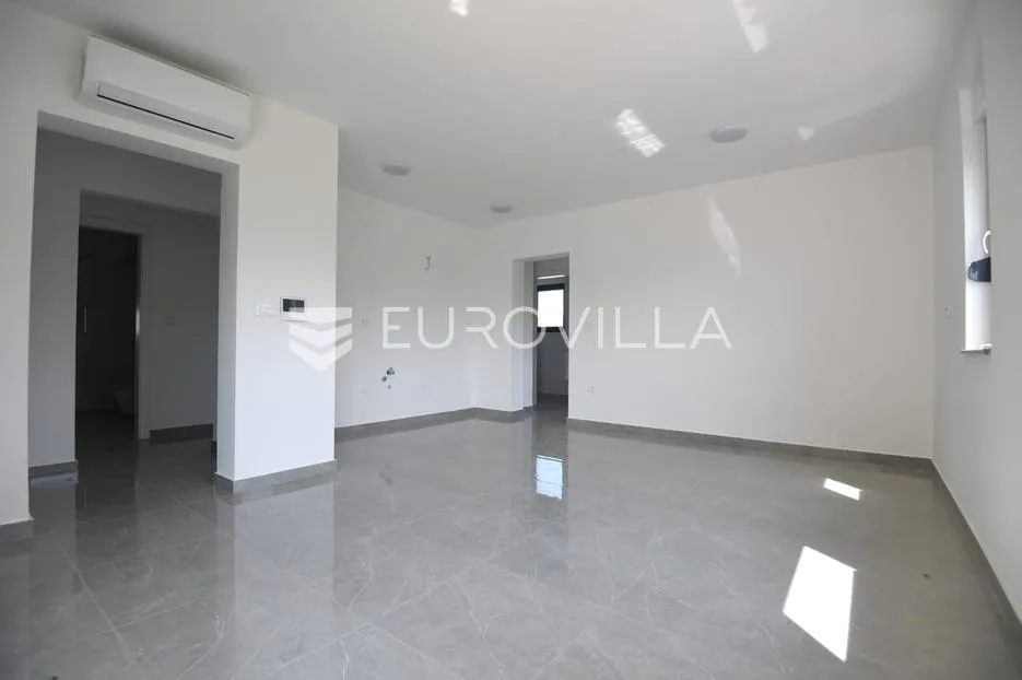 zadar, zaton, trosoban stan s krovnom terasom, 50 m od mora - slika 9