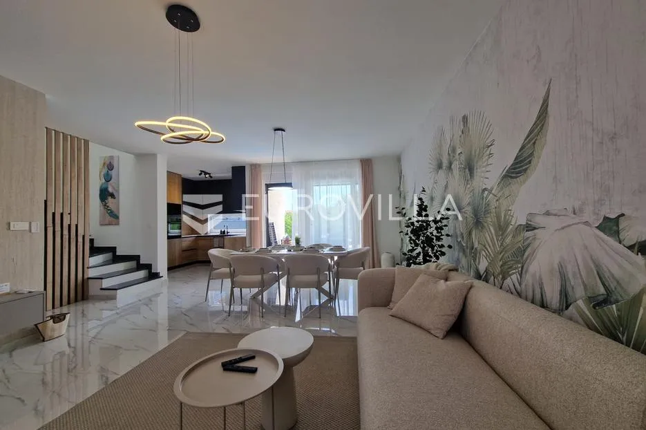 vir, predivna moderna vila s bazenom u centru mjesta, vrhunska lokacija, 450 m od mora - slika 17