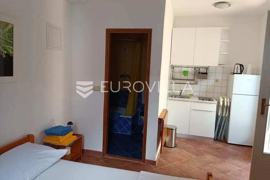 hvar, lijepa kuća na južnoj strani otoka 1.red uz more - slika 16