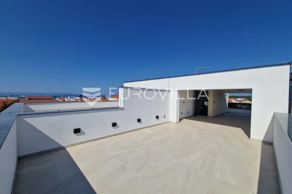 vir, trosobni apartman s krovnom terasom, pogled na more i okolicu - slika 4
