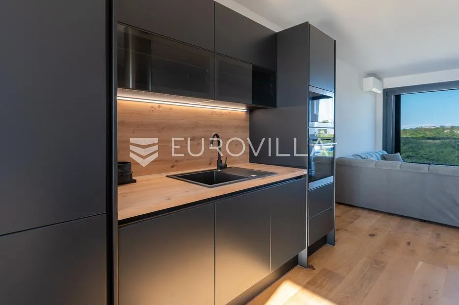 pula, valdebek: moderna novogradnja, luksuzan četverosoban stan s podnim grijanjem i parkingom - slika 50