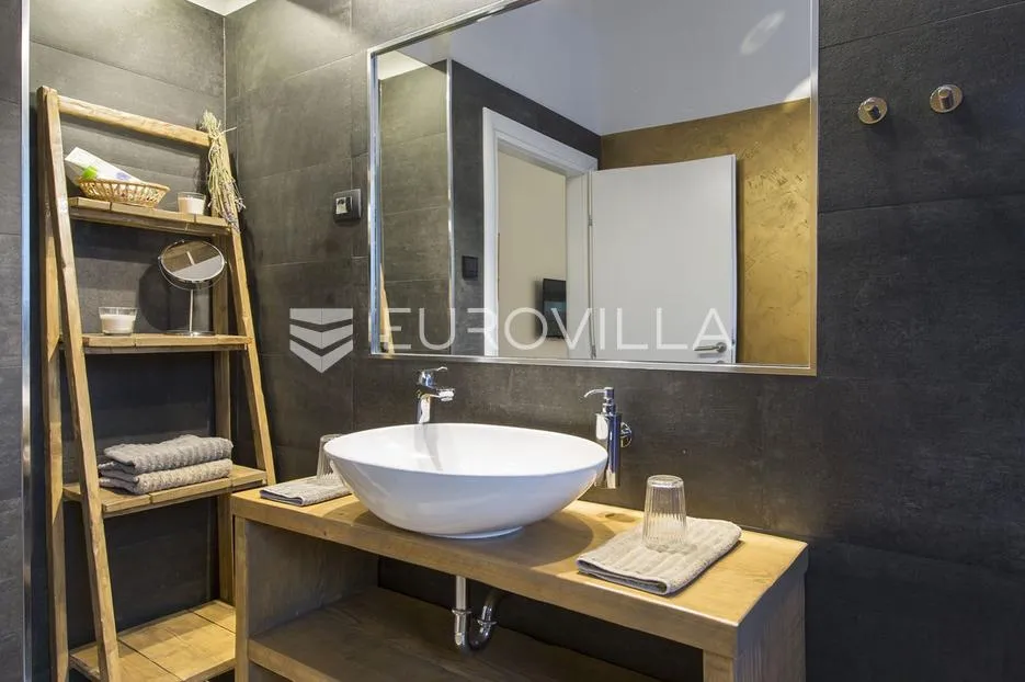 istra, labin, prekrasna vila s pogledom na more prepuna sadržaja - slika 23