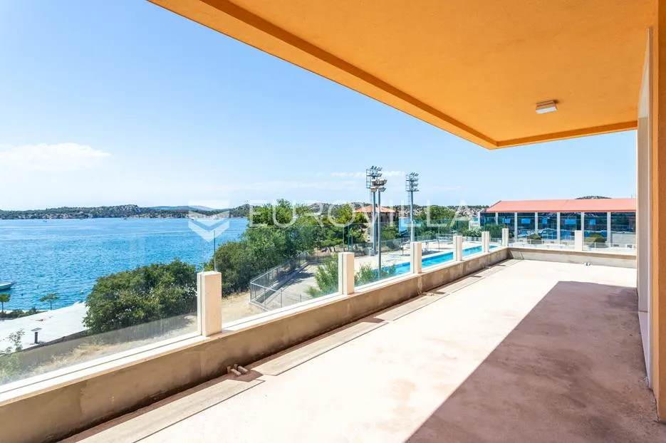 šibenik, plaža banj, prekrasan trosoban stan s pogledom na more, 128,30 m² - slika 12