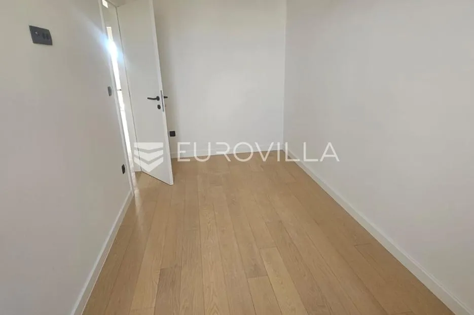 trogir,, seget, penthouse od 107 m² novogradnji s garažom i liftom - slika 6