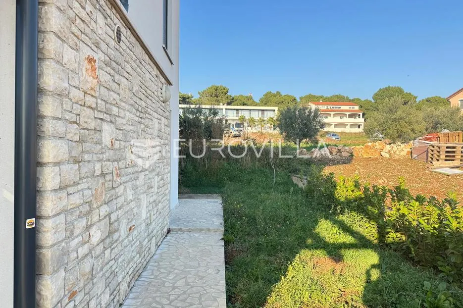 istra, medulin, elegantan stan 91 m² s vlastitim vrtom i bazenom - slika 12