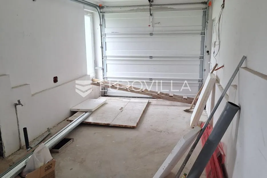 karlovac, tušilović, kuća 420 m², 3 stana - slika 5