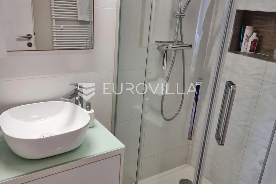 zagreb, donji grad, vrhunski peterosoban stan, površine 127 m² - slika 12