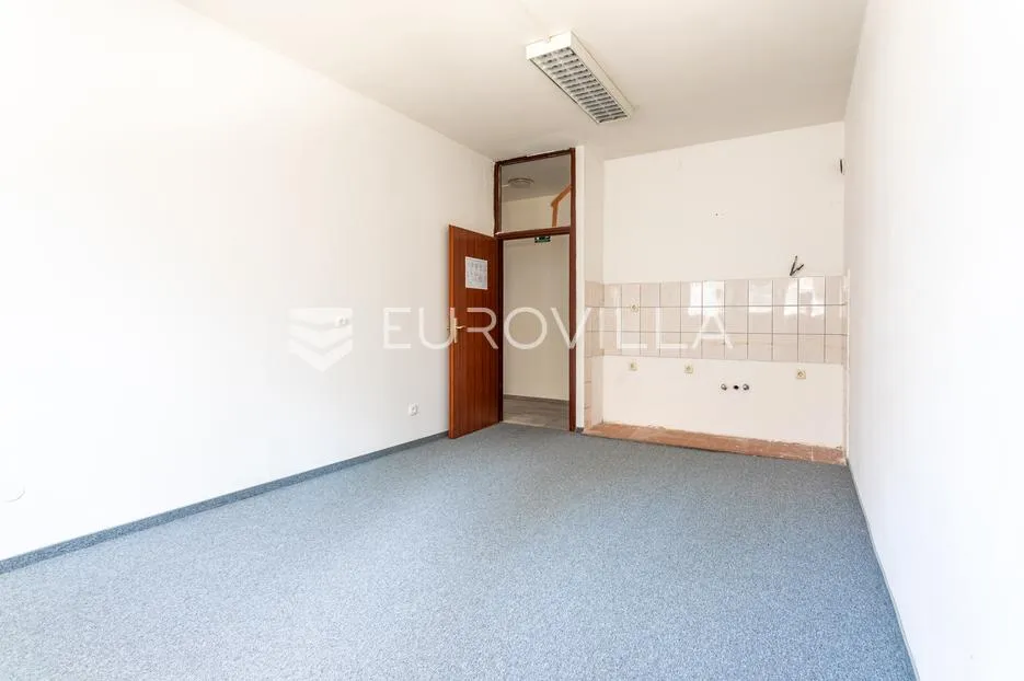 split, zvonimirova ulica, prostran ured 162 m² - slika 14