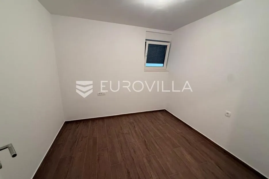 pag, mandre, dvosoban. stan u suterenu, novogradnja - slika 5