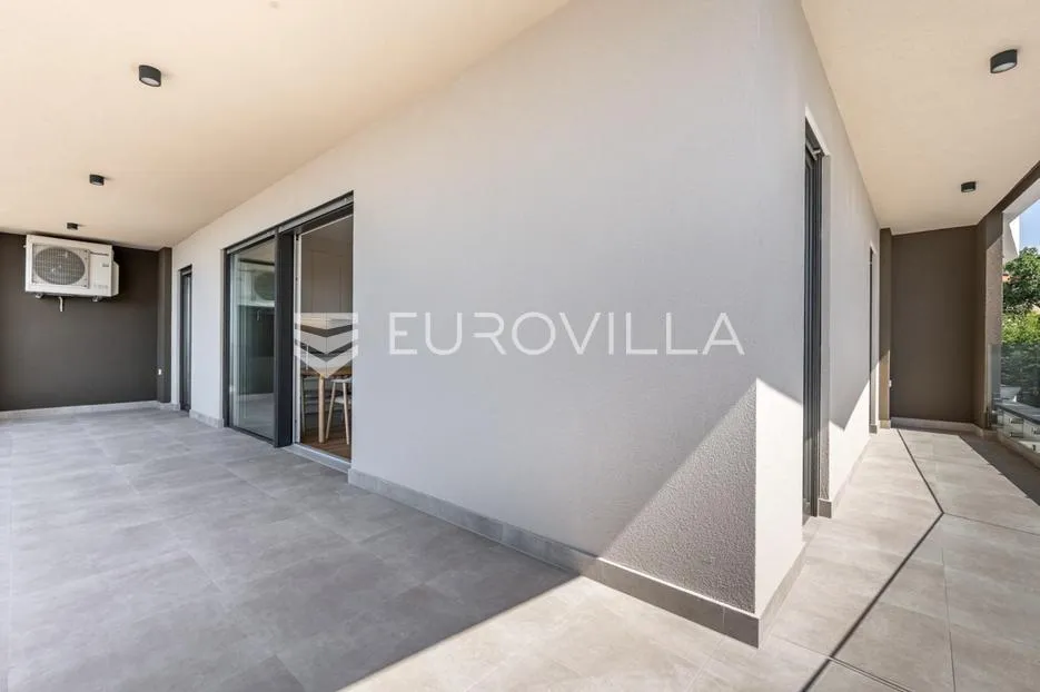 rijeka, kantrida, najam, trosoban stan 75 m², novogradnja, pogled na more - slika 8