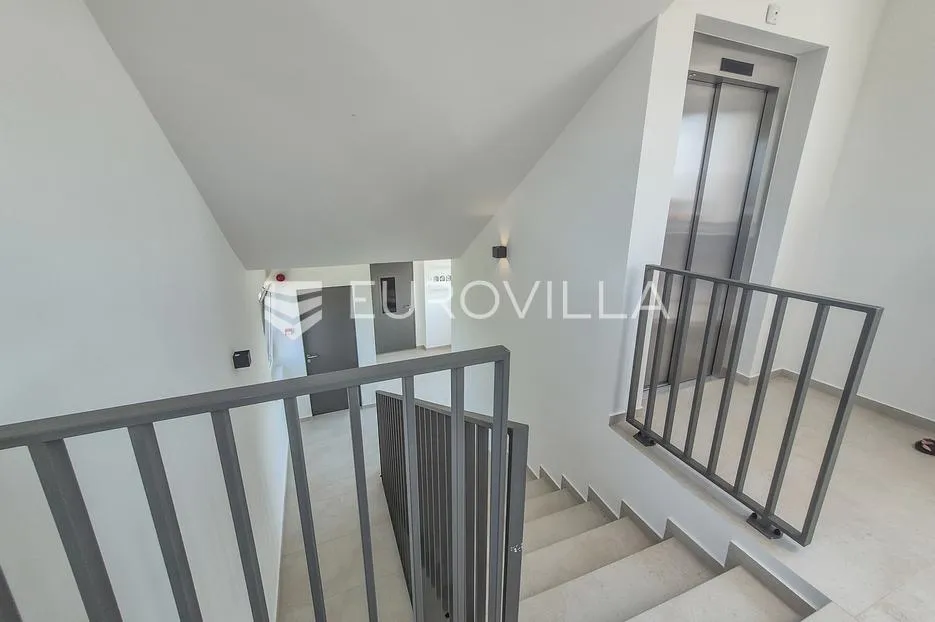 zagreb, trnava, dvosoban stan na trećem katu 40 m² novogradnja - slika 4