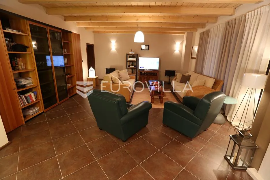 istra, savičenta, juršići, moderna vila 400 m2 na velikoj okućnici 1986m2 - slika 11