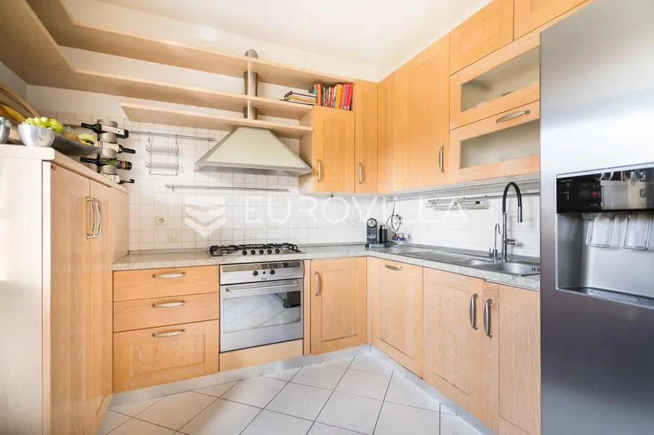 zagreb, maksimir, prekrasan dvoetažni peterosoban stan 202,10 m² - slika 4