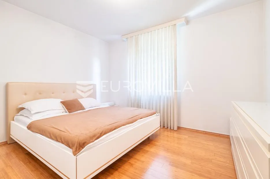 zagreb, vrapče, prostran četverosoban stan 104 m² s garažom - slika 4