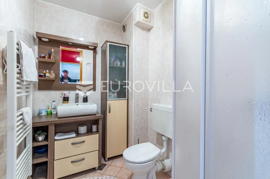 varaždin, jalkovečka kuća u nizu površine 178 m² - slika 16