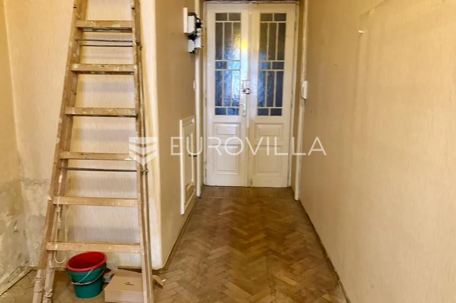 rijeka, centar, četverosobni stan za adaptaciju površine 98.47 m², u zgradi iz austrougarske - slika 1