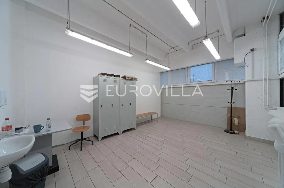 osijek, antunovac, novija poslova zgrada u industrijskoj zoni 1256 m² - slika 18