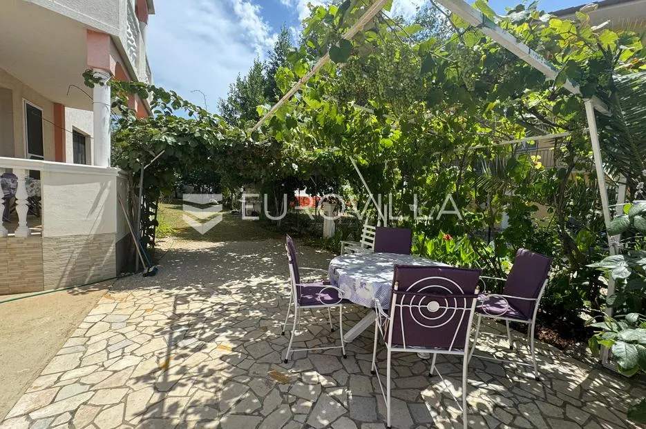 istra, fažana, apartmanska kuća s 4 stambene jedinice - slika 1