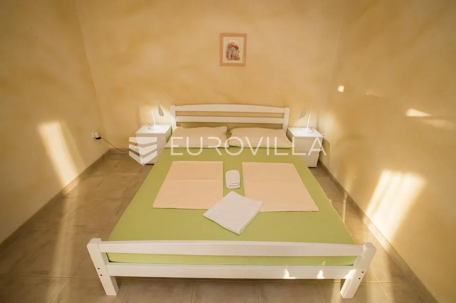 rab, barbat, dvosoban stan 200 m od mora 93 m² - slika 7