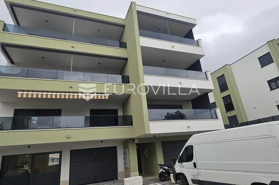 makarska u novogradnji stan 58,3 m² na 2. kat s pogledom na more - slika 2