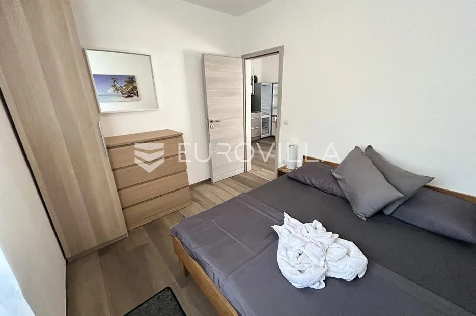 vir, atraktivna apartmanska kuća s 4 stambene jedinice udaljene 150 m od plaže - slika 46