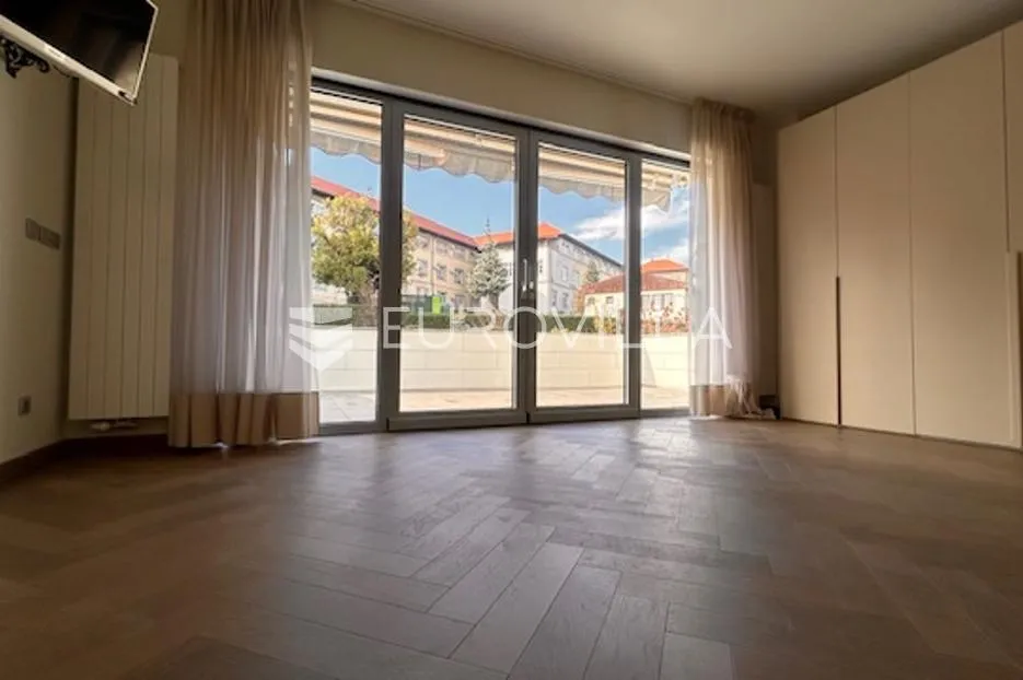 babonićeva luksuzan četverosoban penthouse - slika 11