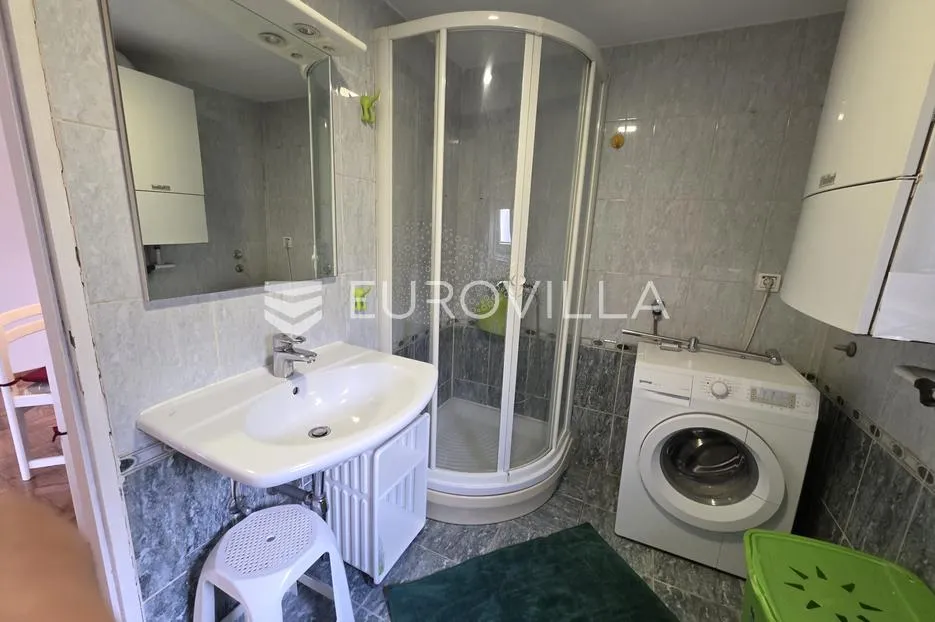 dugo selo, centar, lijepa kuća s dva stana, 200 m² - slika 13