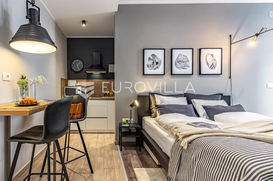 rijeka, centar, novouređen luksuzan stan nkp 98 m2 s tri apartmana - slika 22