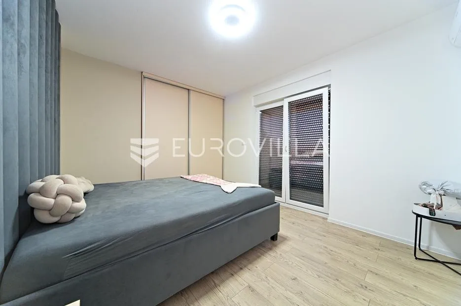 osijek, donji grad, prodaje se četverosoban stan površine 120 m² - slika 19