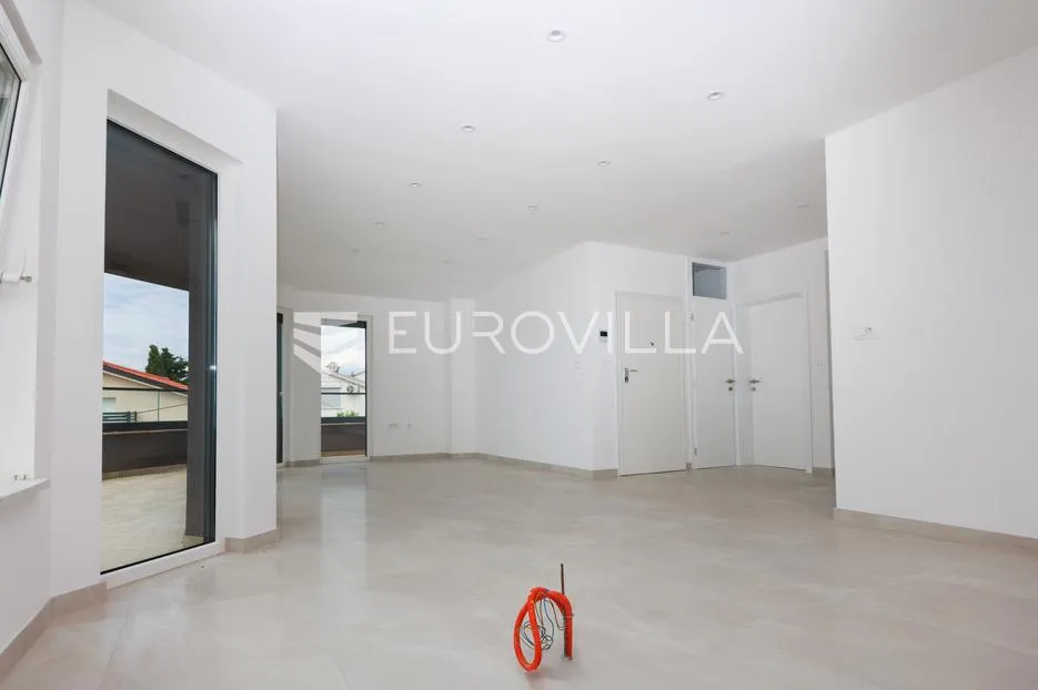 crikvenica, trosoban stan nkp 68 m² s panormaskim pogledom na more - slika 2