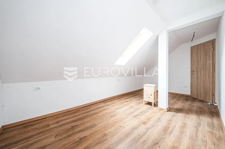 samobor, grdanjci, prostrana kuća 180 m² na zemljištu površine 2127 m² - slika 19