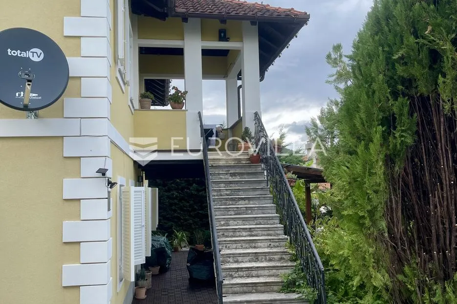 opatija, ičići, šarmantna obiteljska vila sa velikim dvorištem i pogledom na more - slika 6
