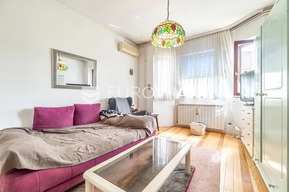 zagreb, sesvete, 2 atraktivne kuće 458 m2 - slika 7