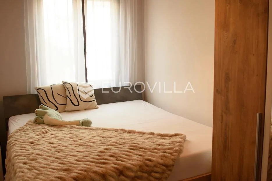istra, premantura, kuća sa 6 apartmana, bazenom i saunom, pogled more - slika 7