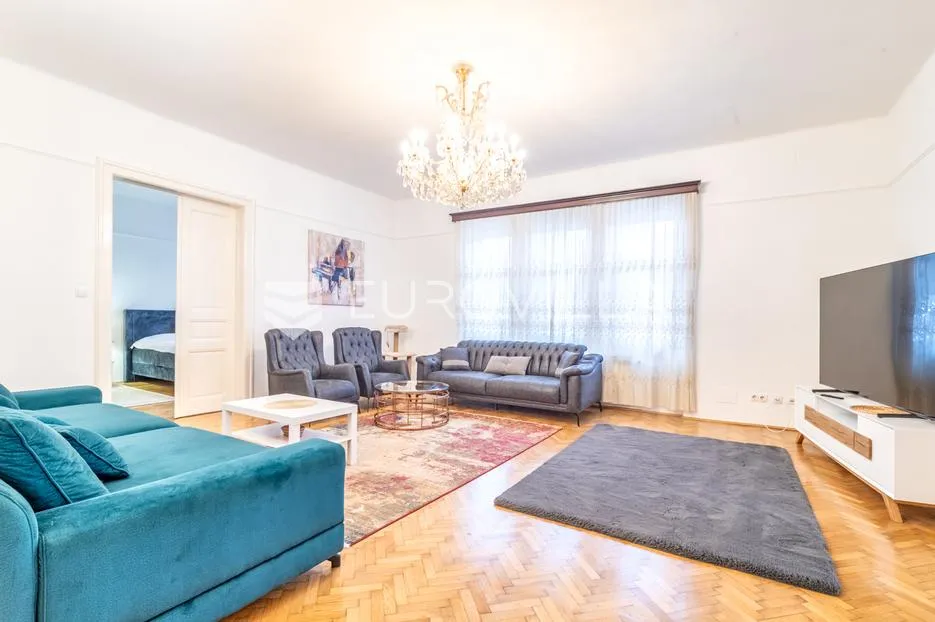 Zagreb, centar, prostran trosoban stan 125 m² s liftom - Donji grad