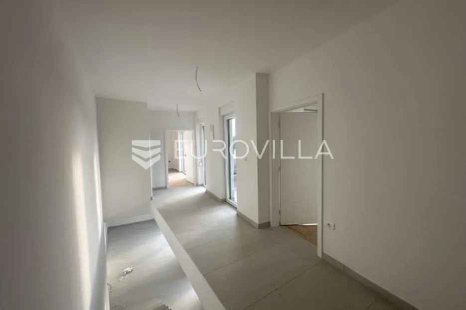 istra, ližnjan, dvojna kuća 150 m² s pogledom more, bazenom i uređenom okućnicom - slika 20