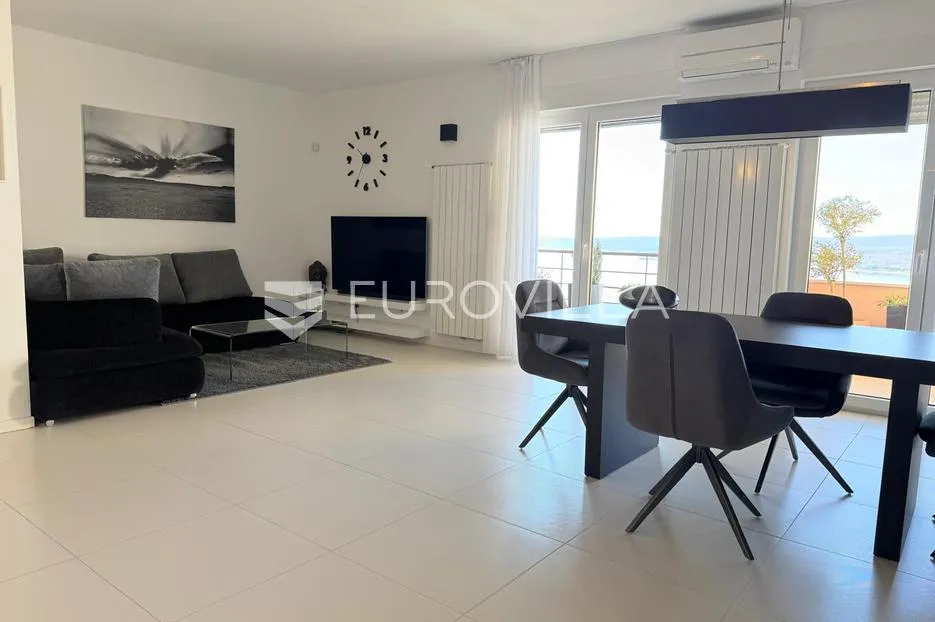 crikvenica, kuća s četiri apartmana, bazenom, uhodan turistički posao s pogledom na more - slika 2