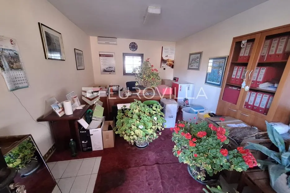 ozalj, kuća 365 m² s gospodarskom zgradom i poslovnim prostorom - slika 4