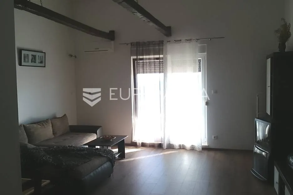 šolta, apartmanska kuća s bazenom na odličnoj lokaciji - slika 13