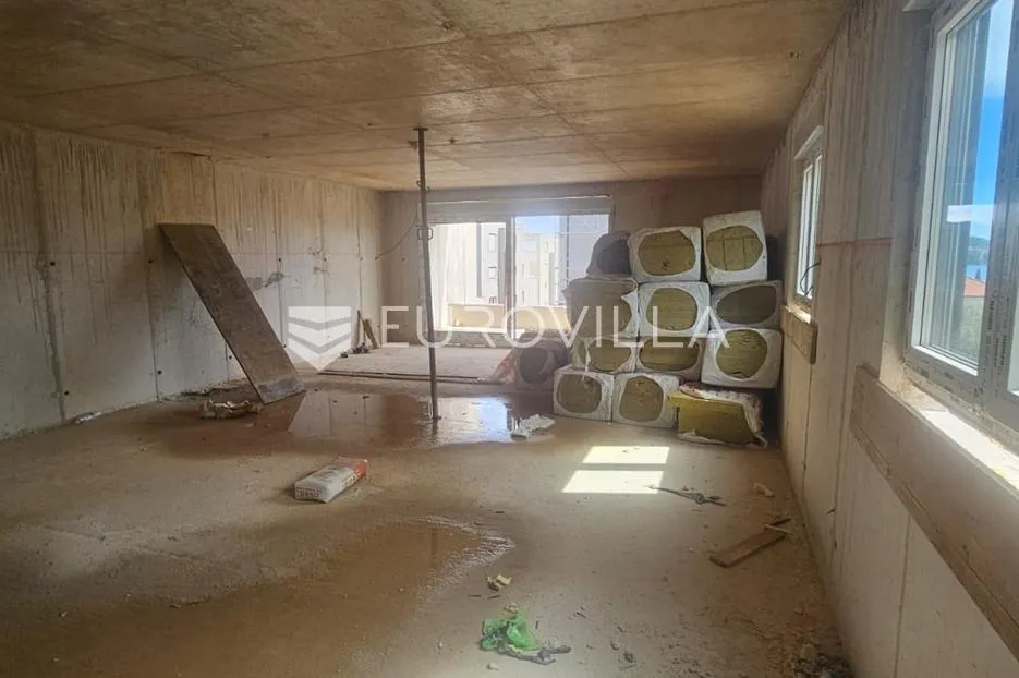 trogir, seget donji stan 71,65 m² na 1. katu novogradnje s garažom i liftom - slika 3