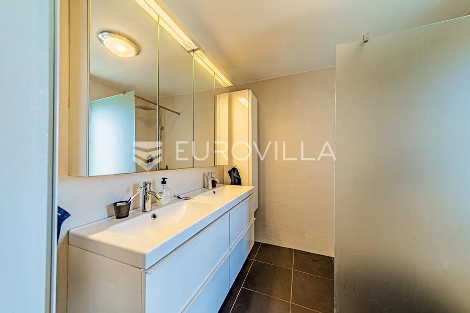 otok korčula, vela luka, villa prvi red uz more - slika 45
