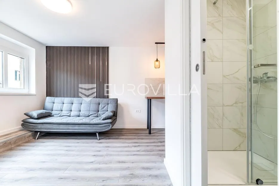 zagreb, donji grad, adaptiran dvosoban stan 33 m² na 3. katu - slika 2