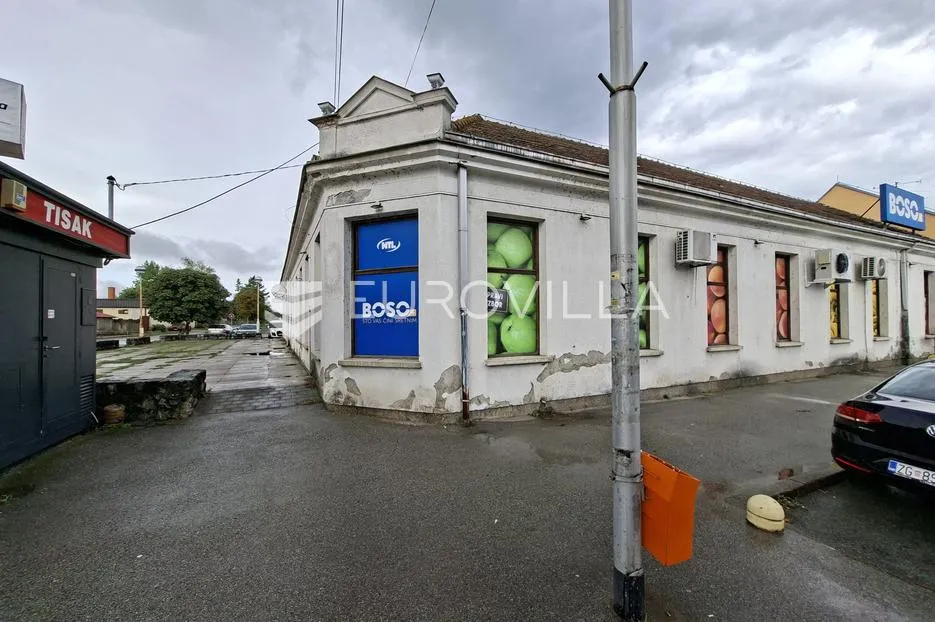 Nova Gradiška, poslovna zgrada 838 m² s dvorištem 1.121 m²