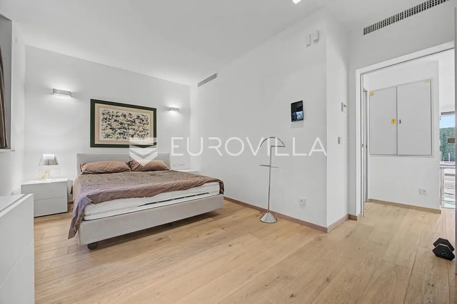 istra, vrsar, luksuzna vila s gostinjskom kućom, grijanim bazenom i potpunom privatnošću - slika 36