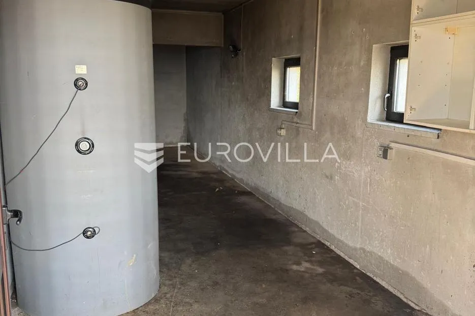 jastrebarsko, plešivica, kuća 266 m² s bazenom na mirnoj lokaciji - slika 19
